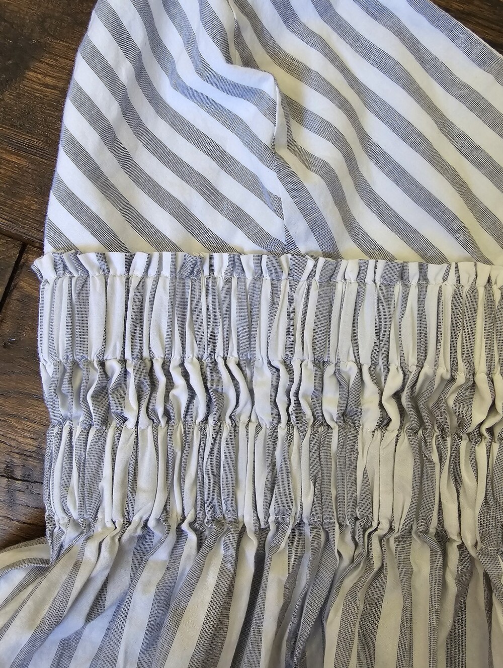 EXPRESS CAMISOLE TOP SIZE XS - Picture 2 of 5